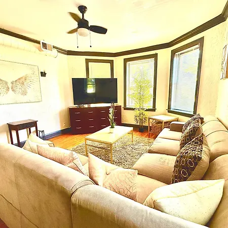 Midway Hideaway -Cozy 1Br- Parking Appartement